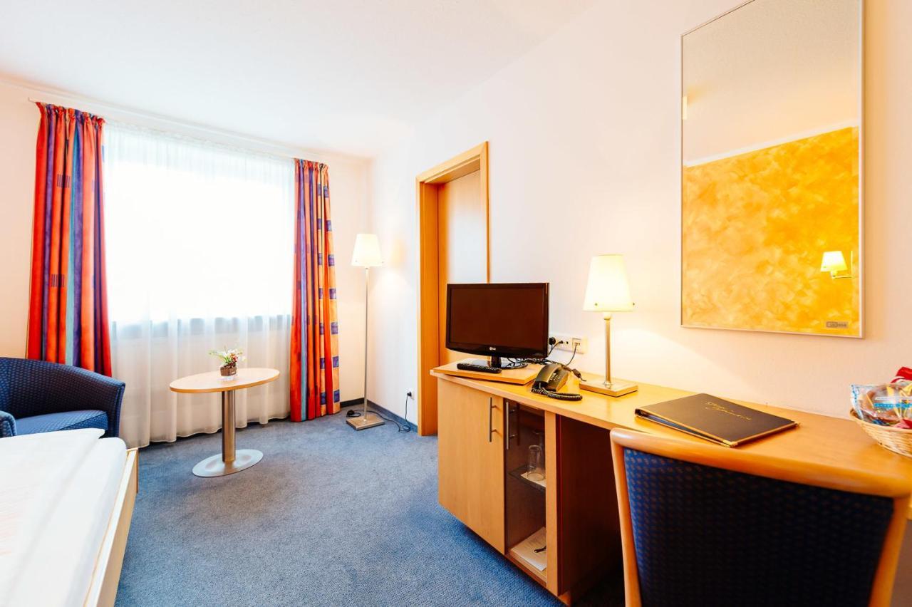 Hotel Graf Lehndorff Zur Messe Munique Exterior foto